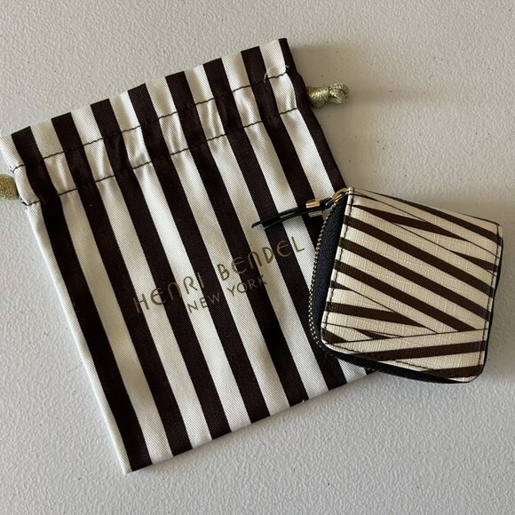 Henri Bendel Contact Lens Case - Picture 1 of 2